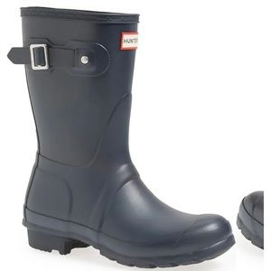 Hunter Original Short Waterproof Rain Boots in Matte Navy